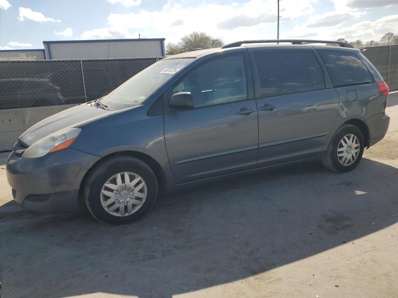TOYOTA SIENNA CE 2008