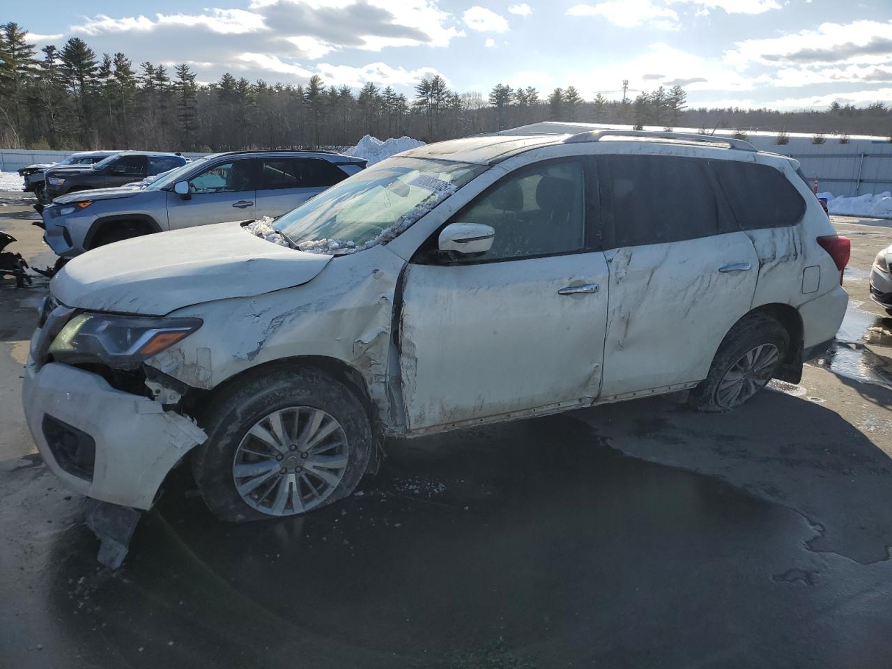 NISSAN PATHFINDER 2018