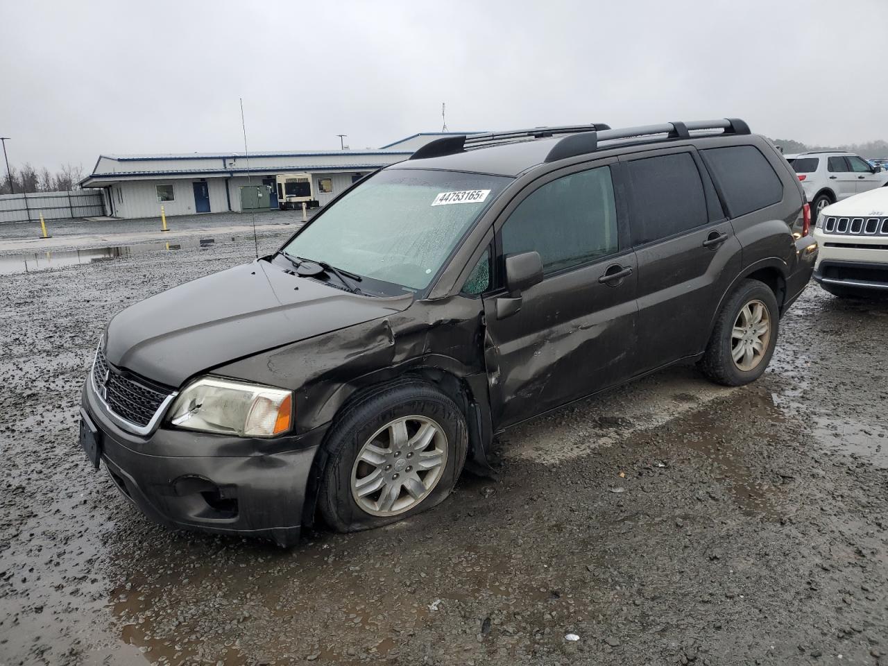 MITSUBISHI ENDEAVOR L 2011