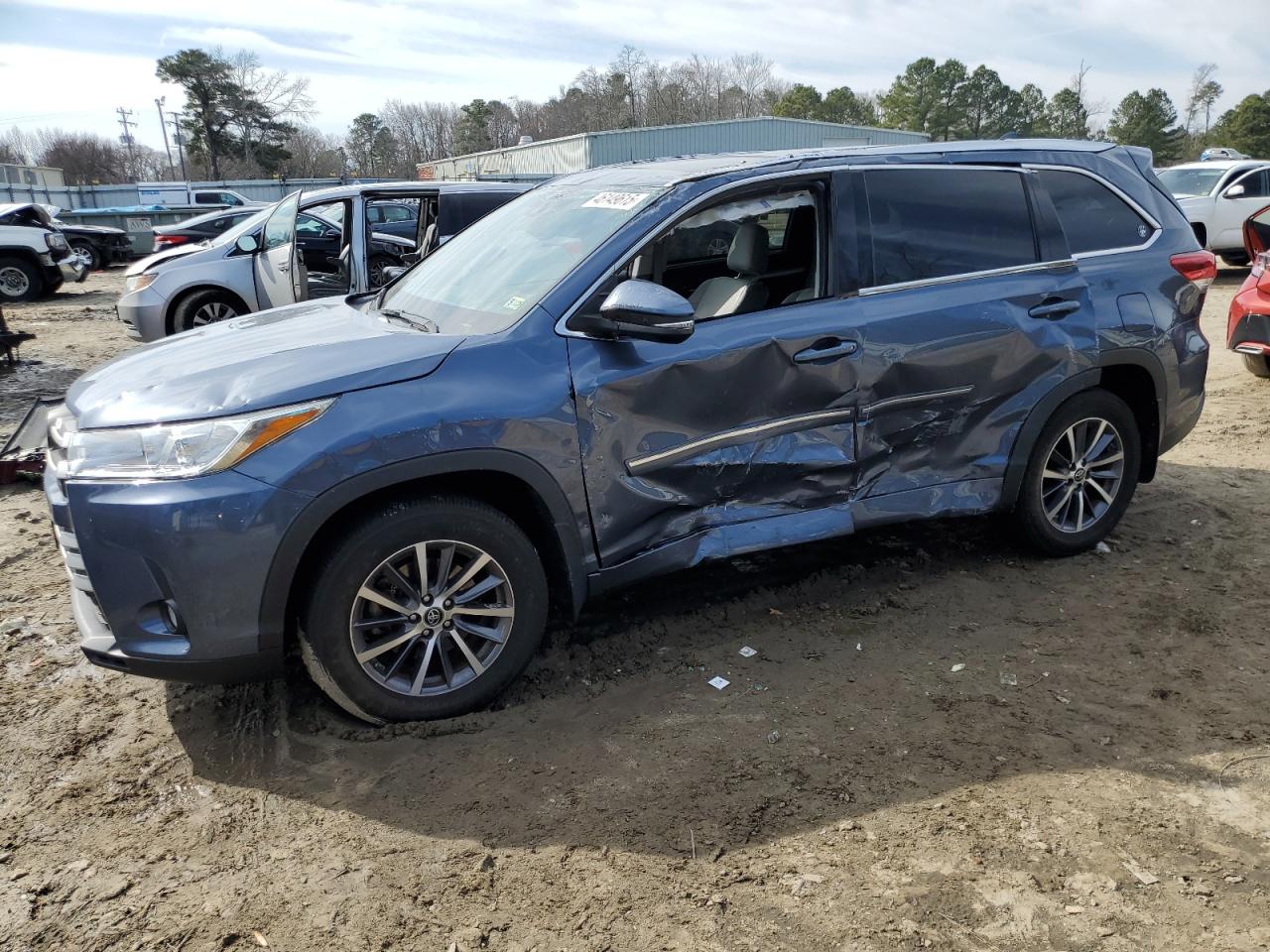 TOYOTA HIGHLANDER 2017