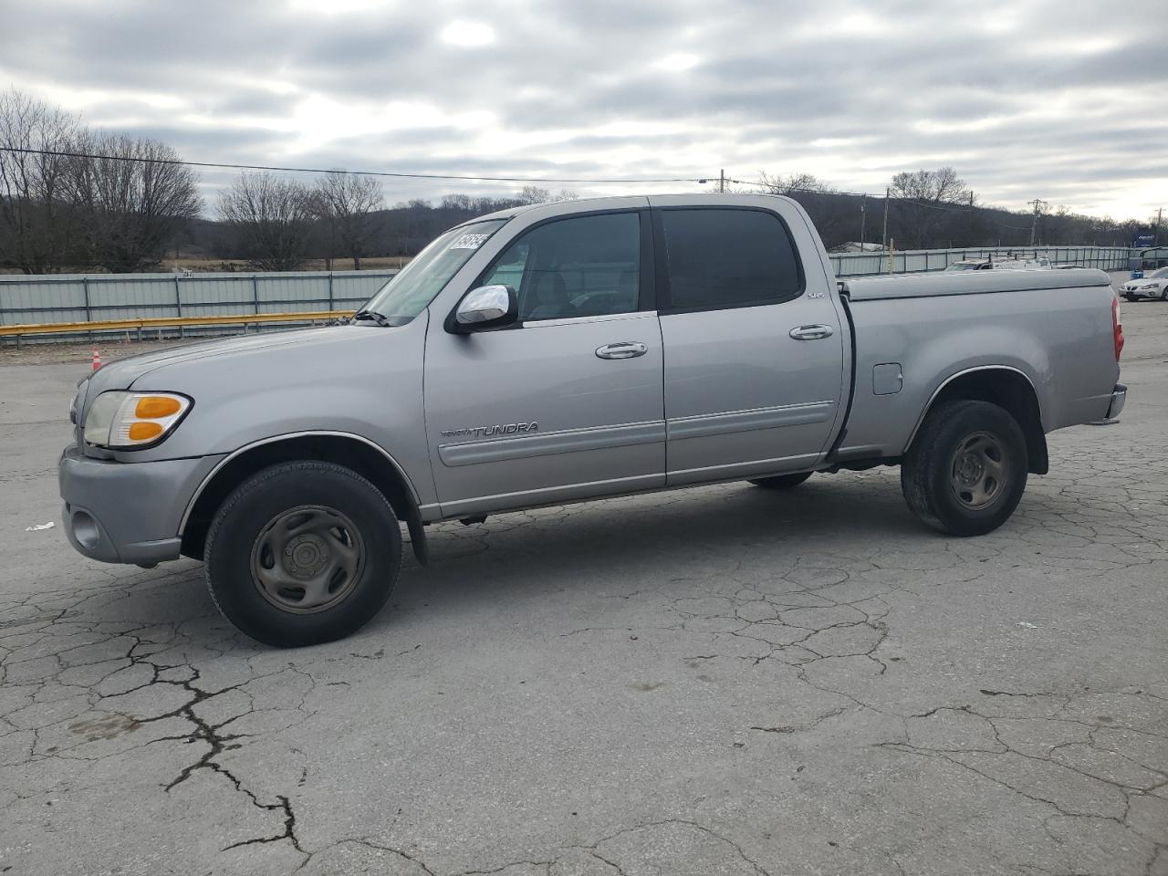 TOYOTA TUNDRA DOU 2004