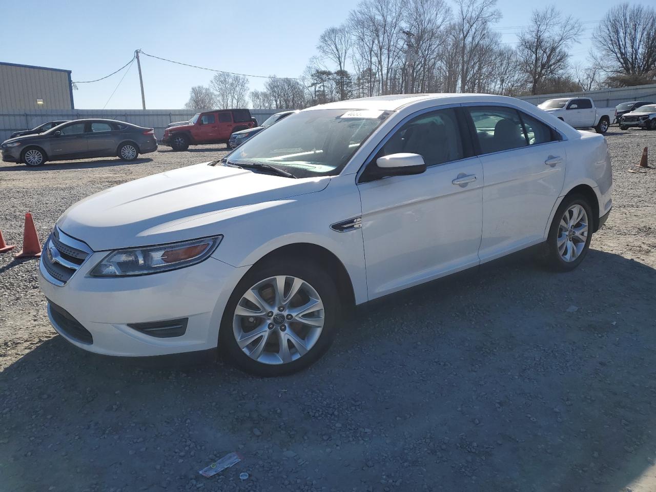 FORD TAURUS SEL 2012
