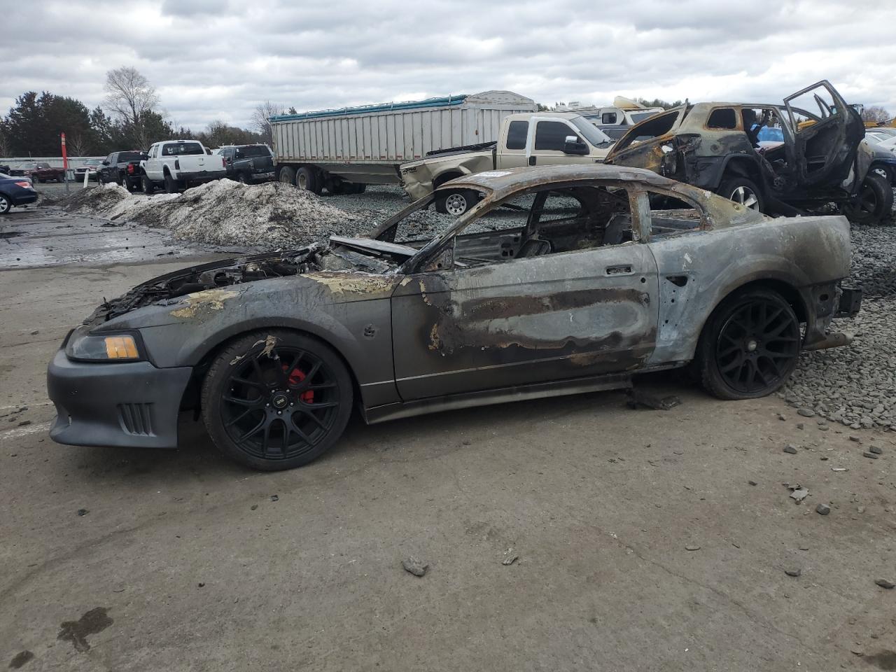 FORD MUSTANG 2004