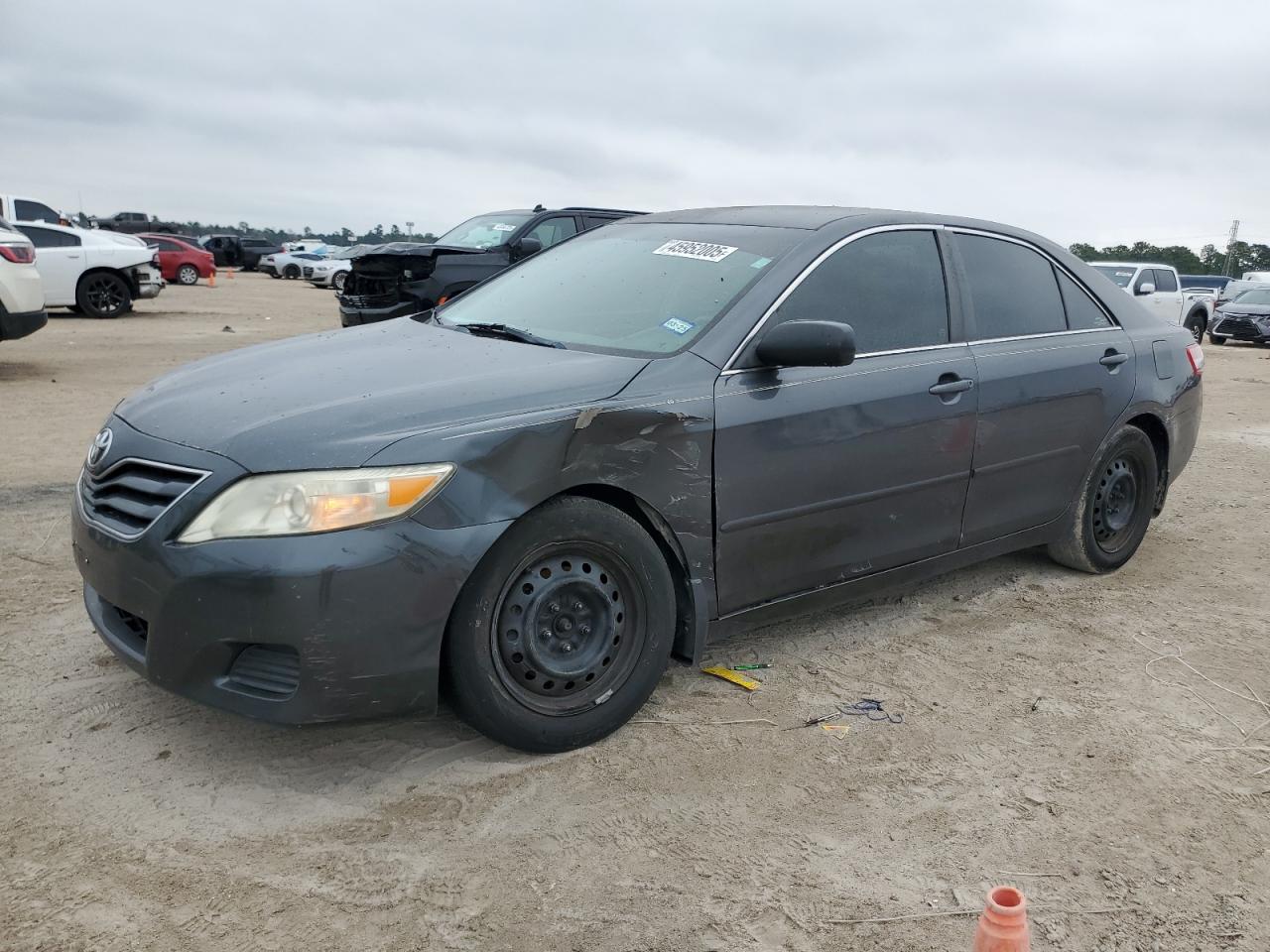 TOYOTA CAMRY BASE 2011