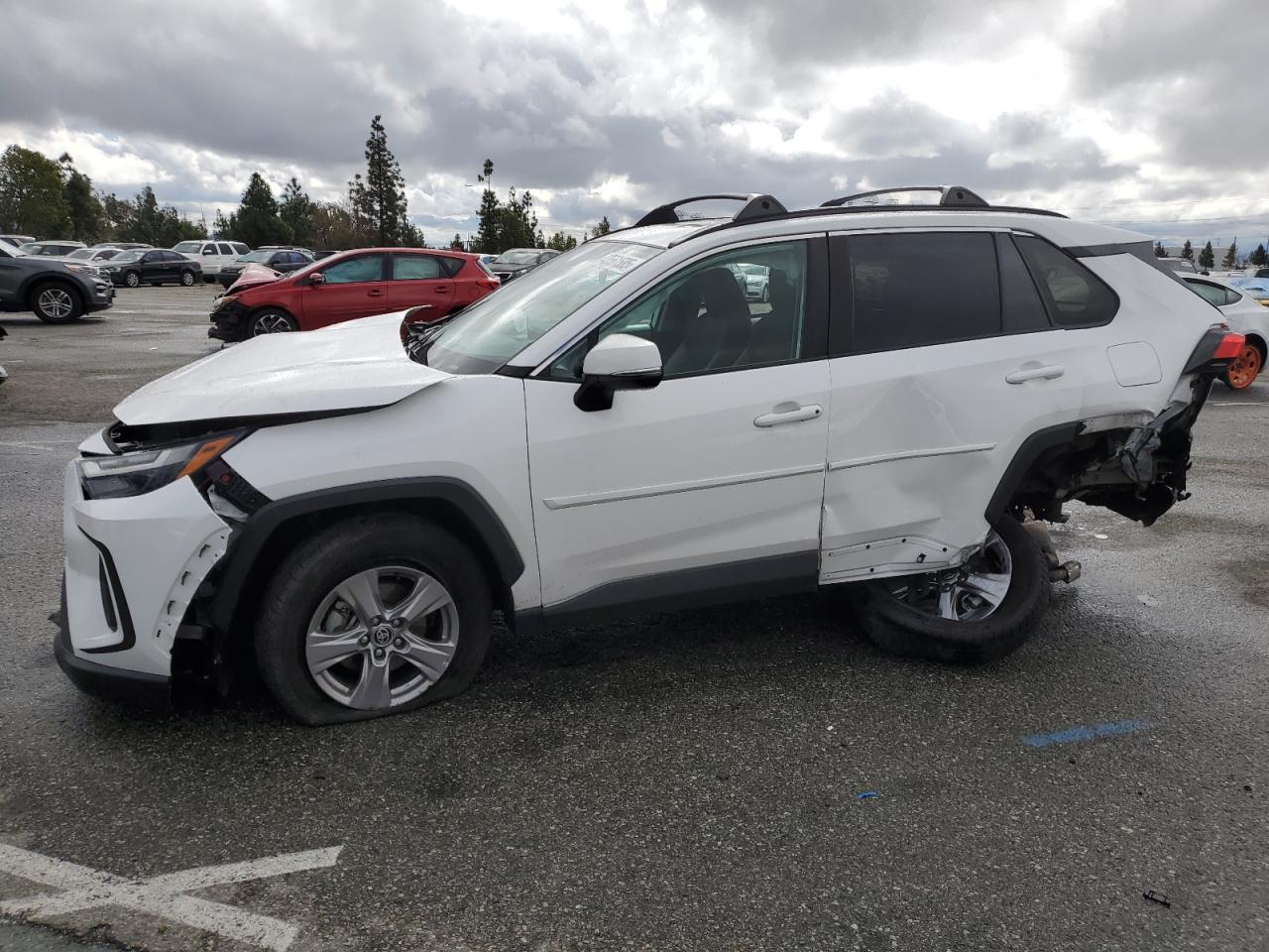 TOYOTA RAV4 XLE 2023