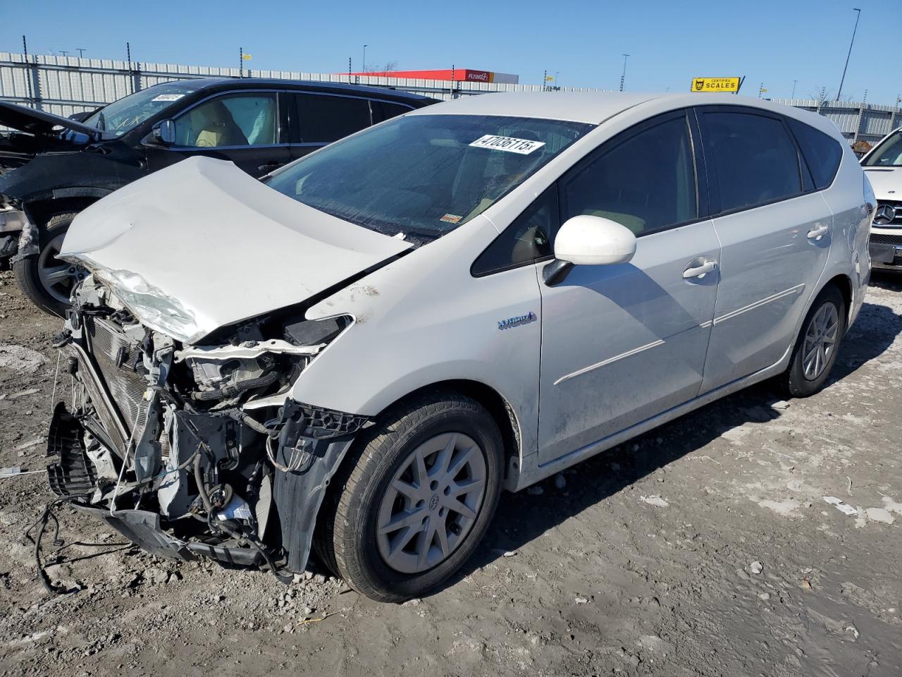 TOYOTA PRIUS V 2014