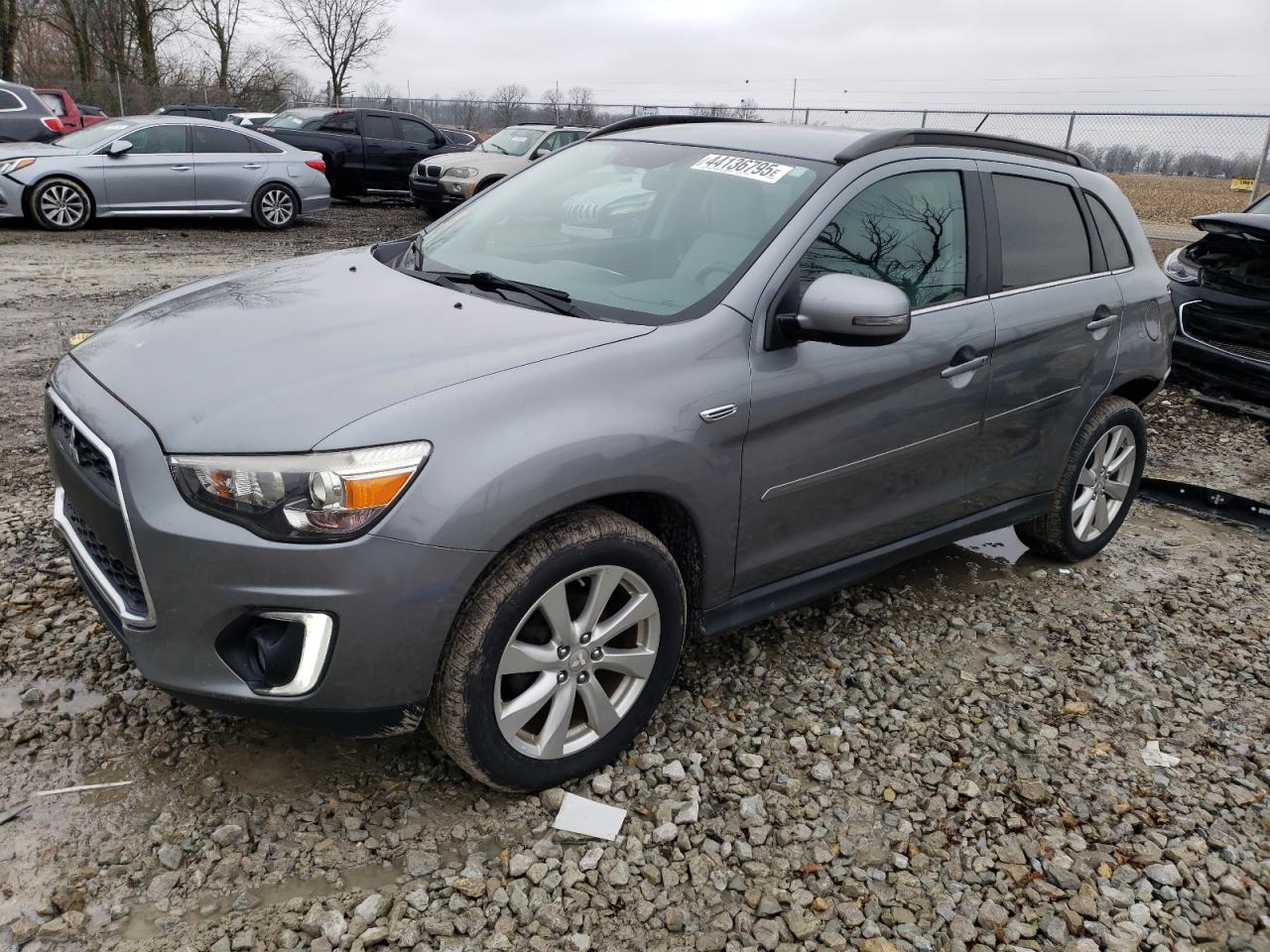 MITSUBISHI OUTLANDER 2015