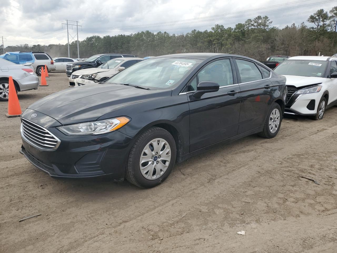 FORD FUSION S 2019