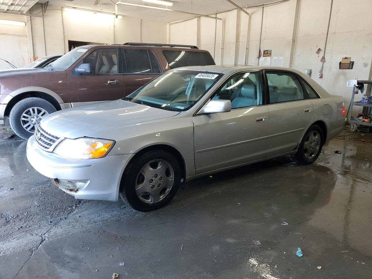 TOYOTA AVALON 2003
