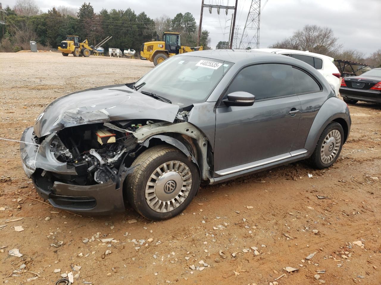 VOLKSWAGEN BEETLE SE 2016