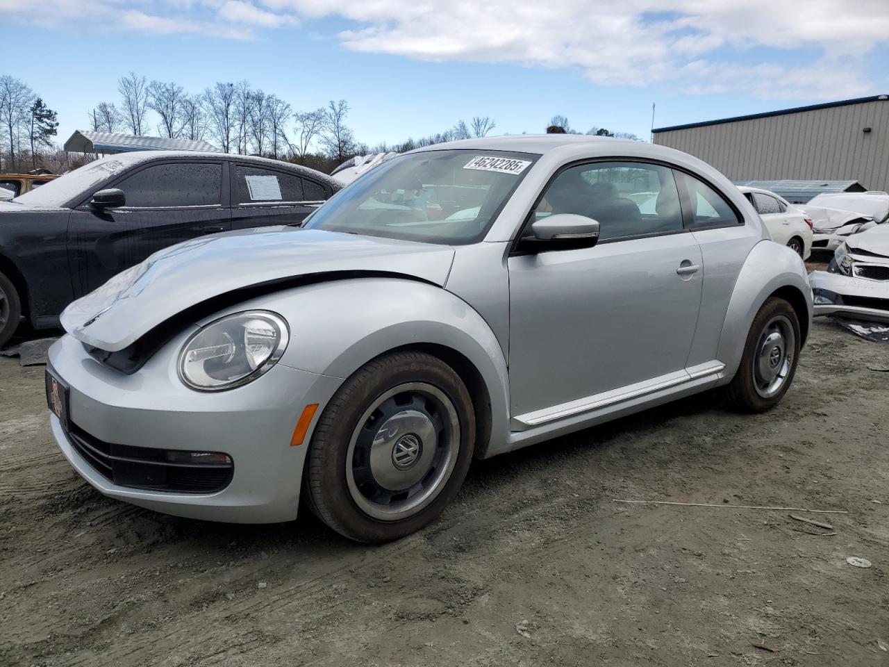 VOLKSWAGEN BEETLE 2012