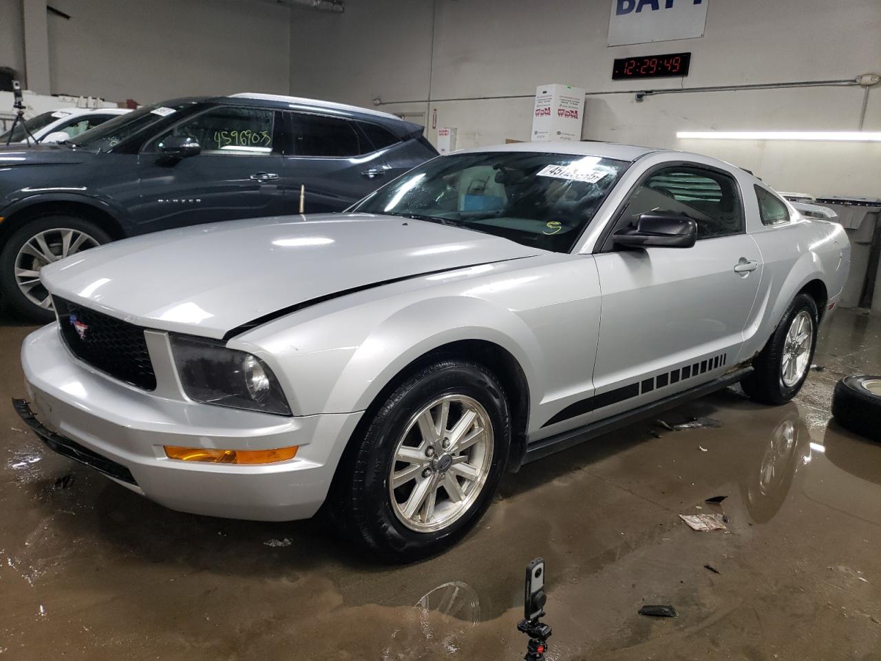 FORD MUSTANG 2005