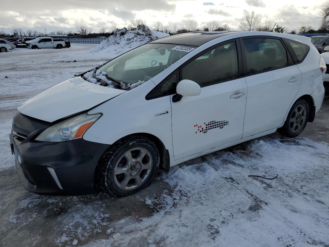 TOYOTA PRIUS V 2014