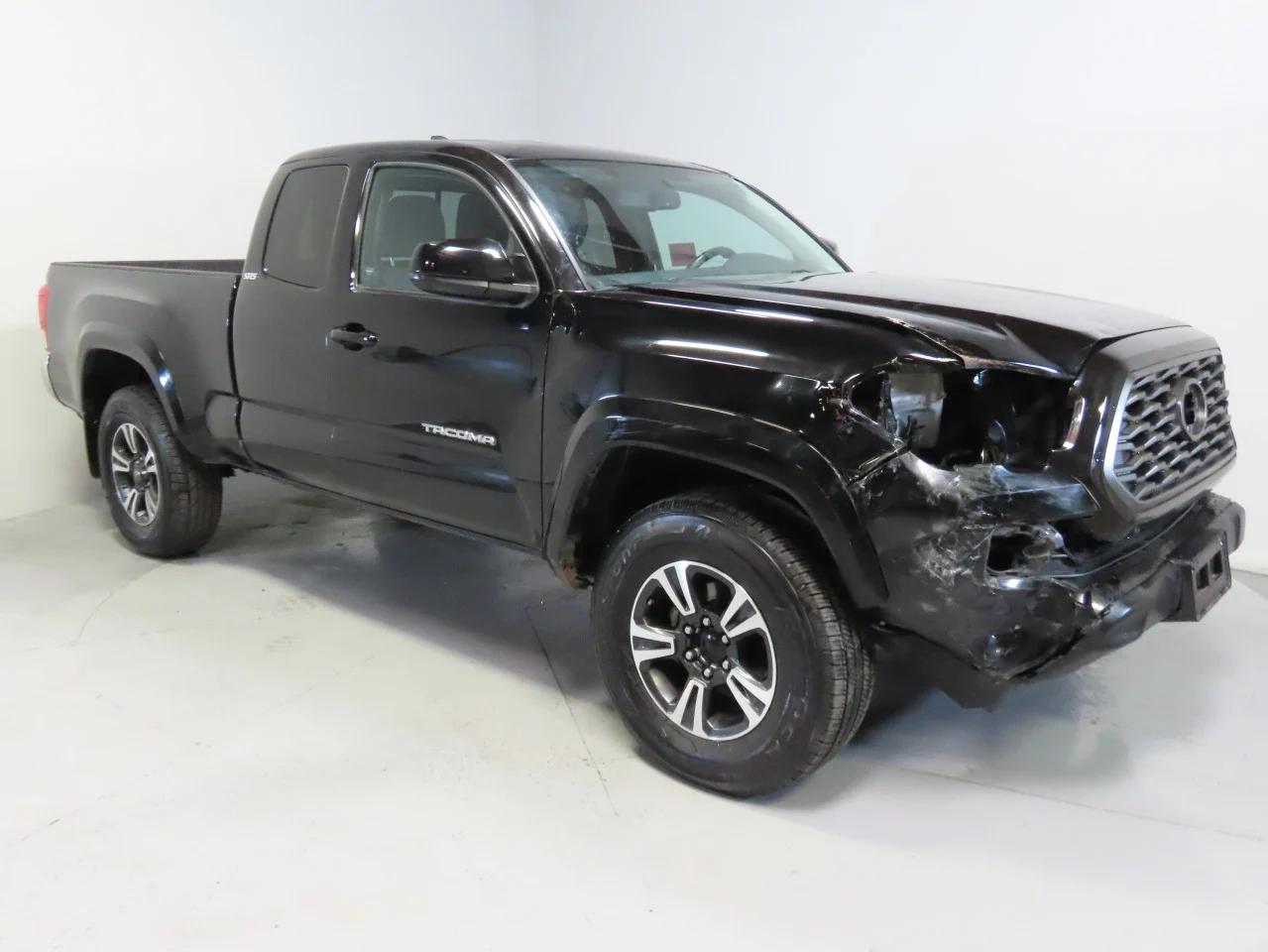 TOYOTA TACOMA ACC 2017