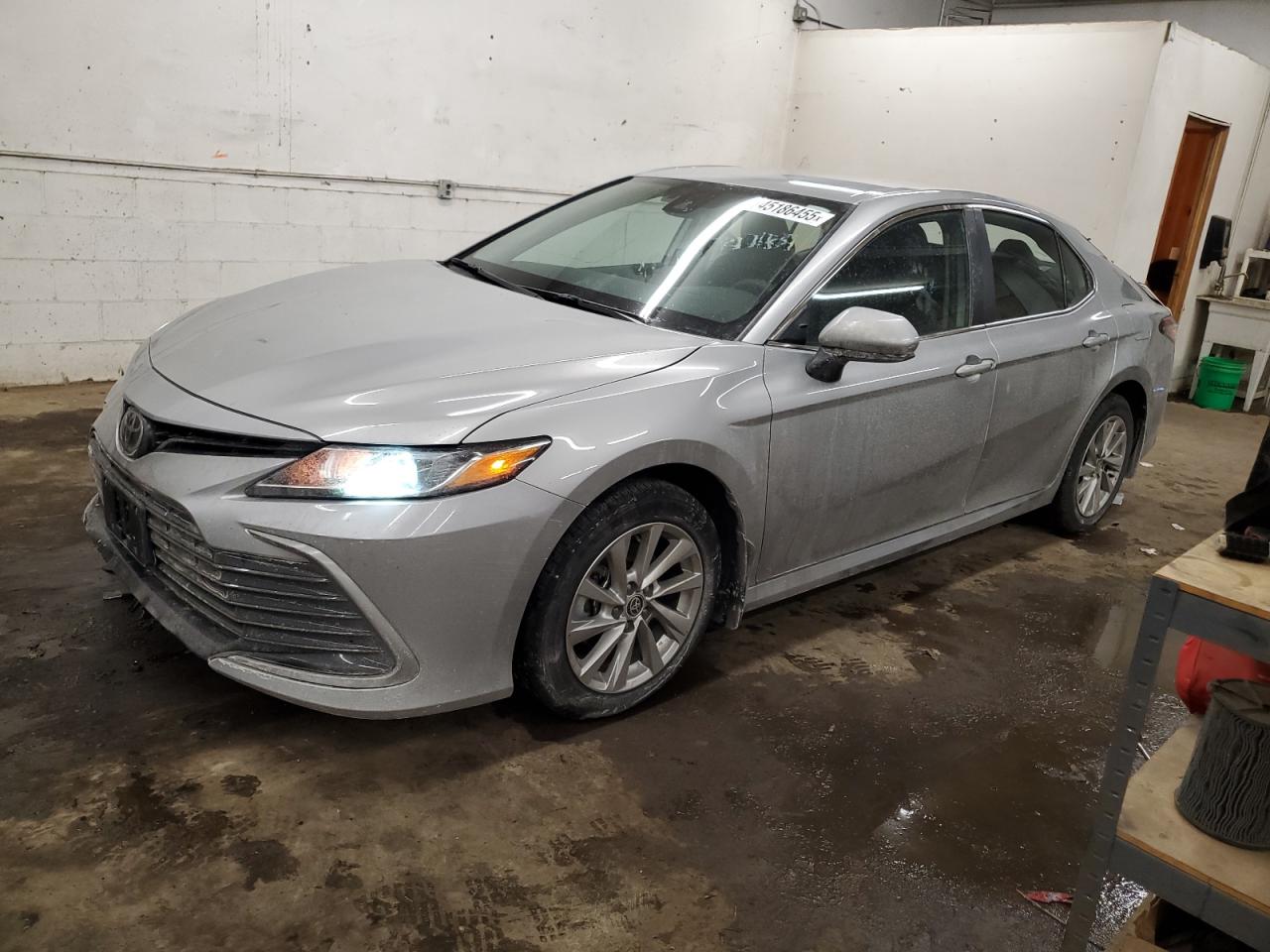 TOYOTA CAMRY LE 2024