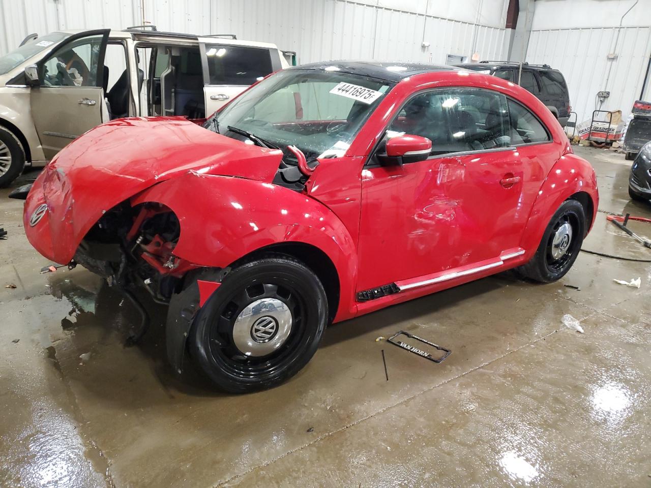 VOLKSWAGEN BEETLE 2013