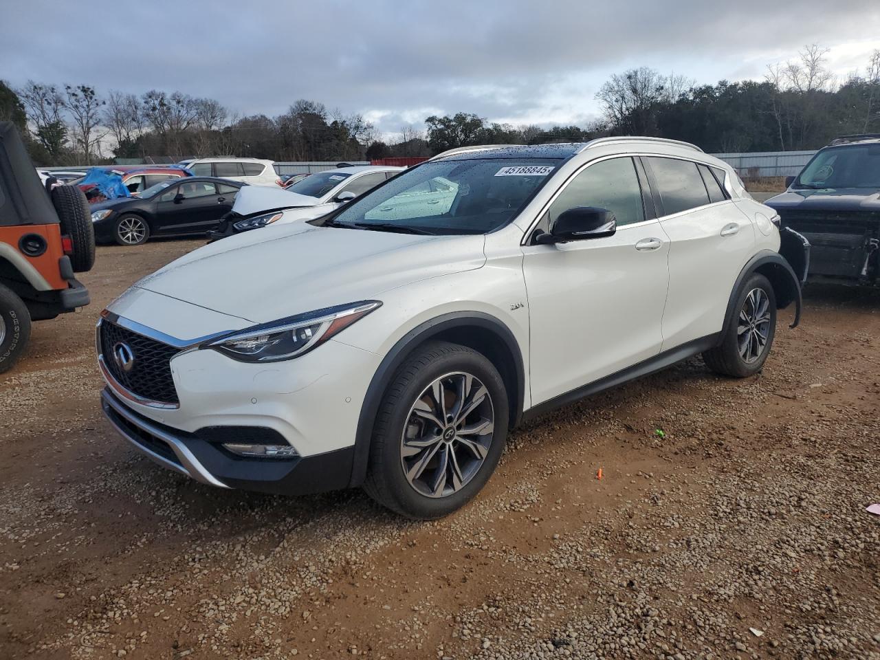 INFINITI QX30 BASE 2017