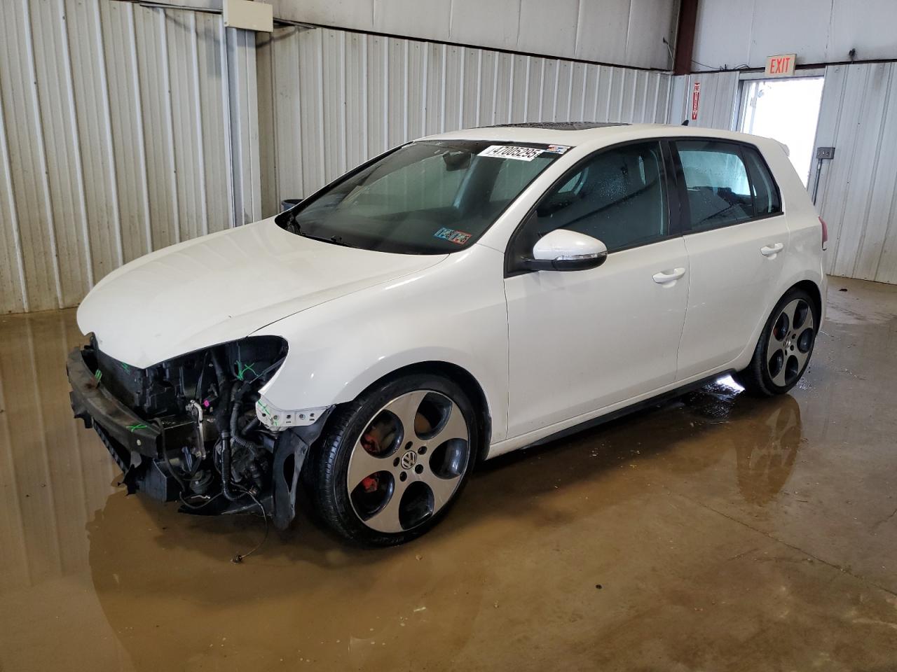 VOLKSWAGEN GTI 2010