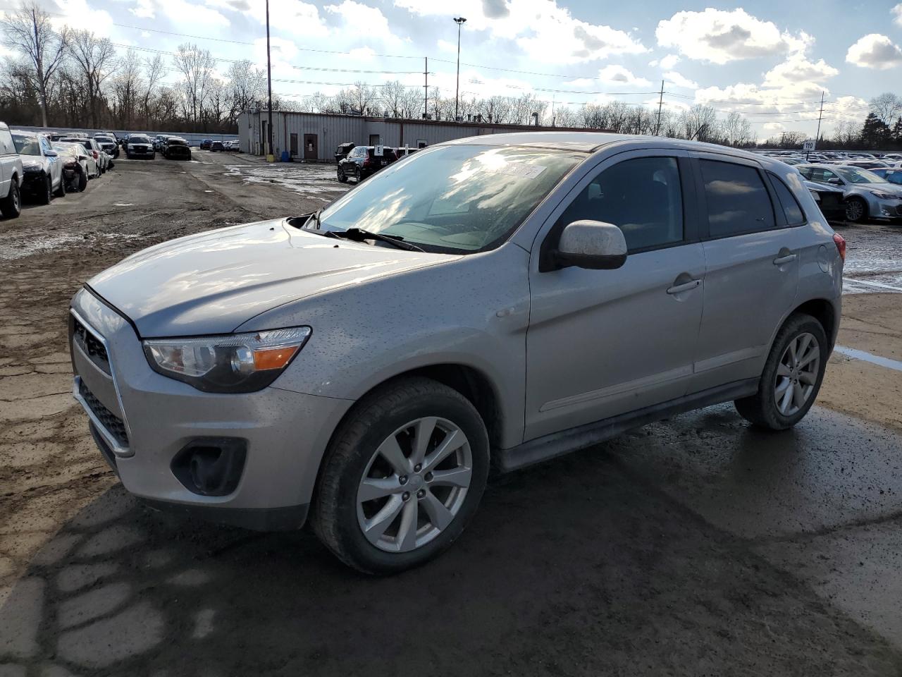 MITSUBISHI OUTLANDER 2015