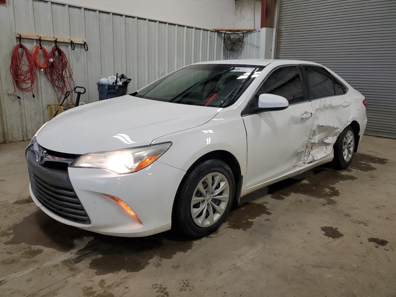 TOYOTA CAMRY LE 2017