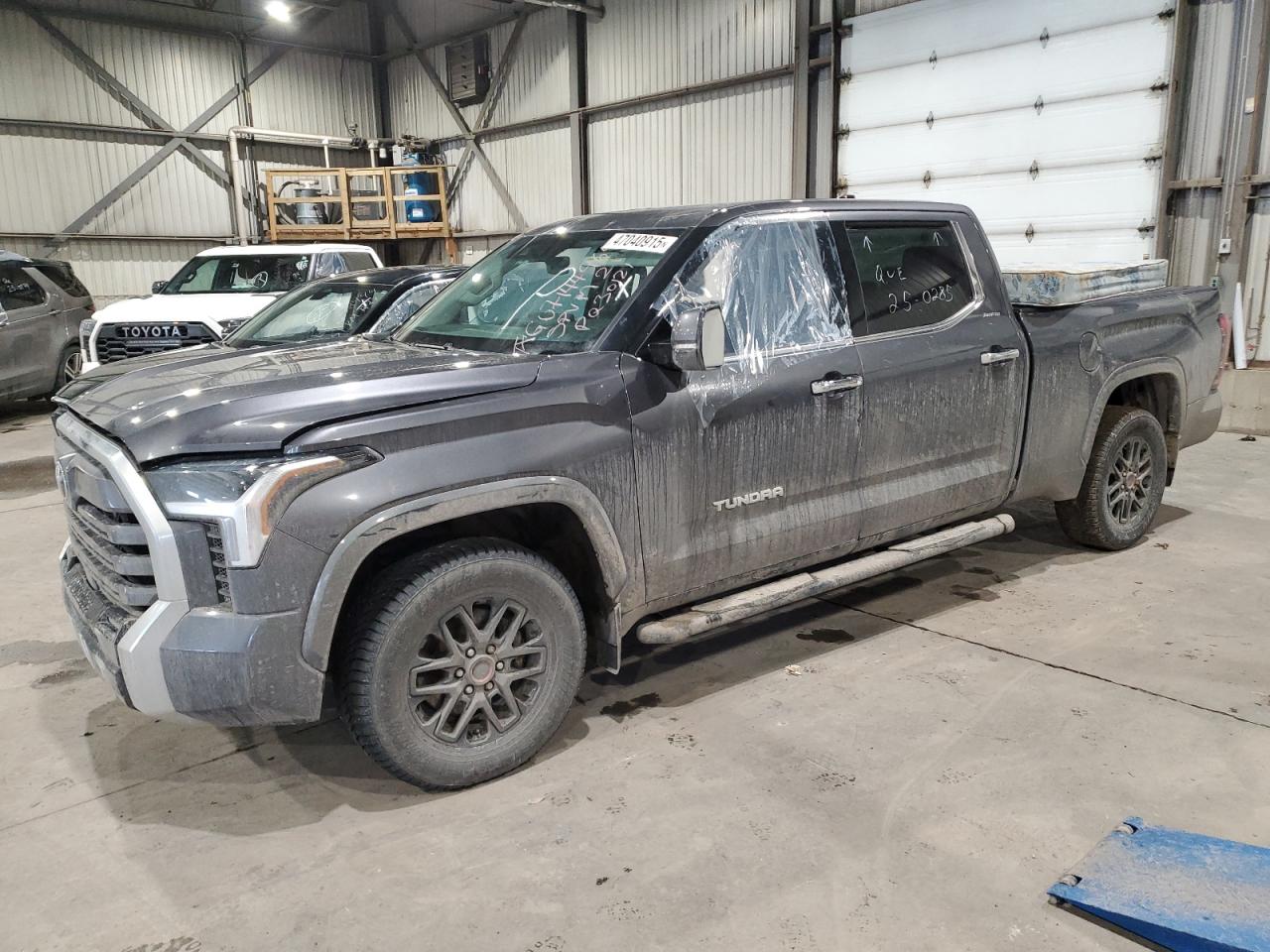 TOYOTA TUNDRA CRE 2022