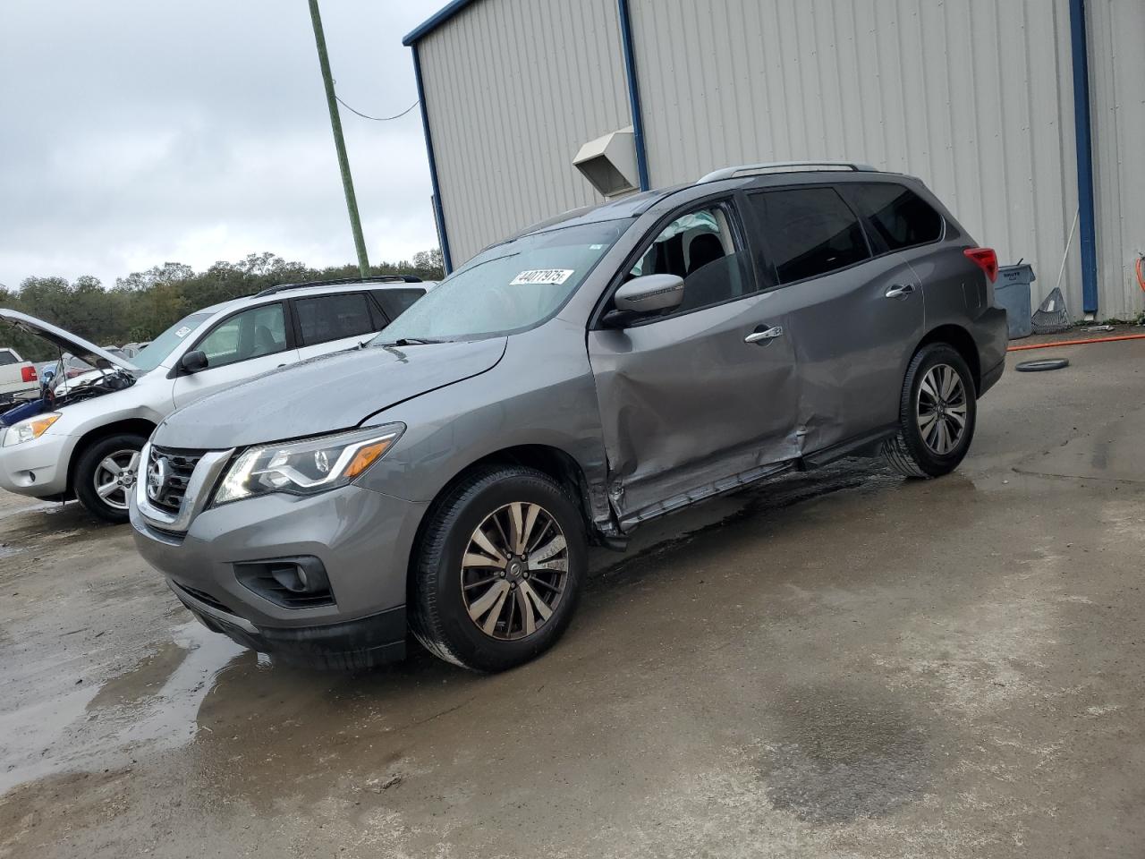 NISSAN PATHFINDER 2017