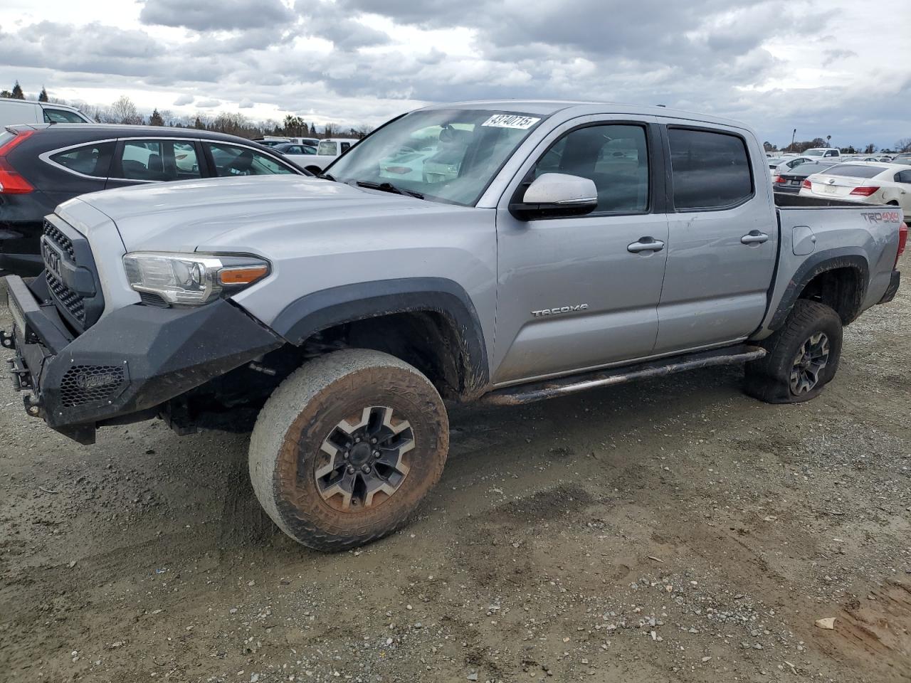 TOYOTA TACOMA DOU 2017
