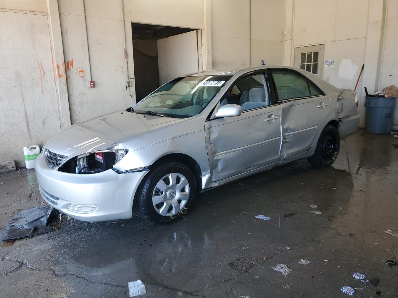 TOYOTA CAMRY LE 2004