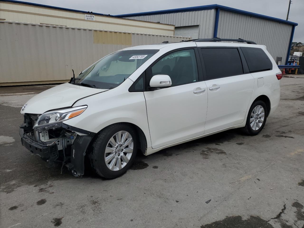 TOYOTA SIENNA XLE 2015