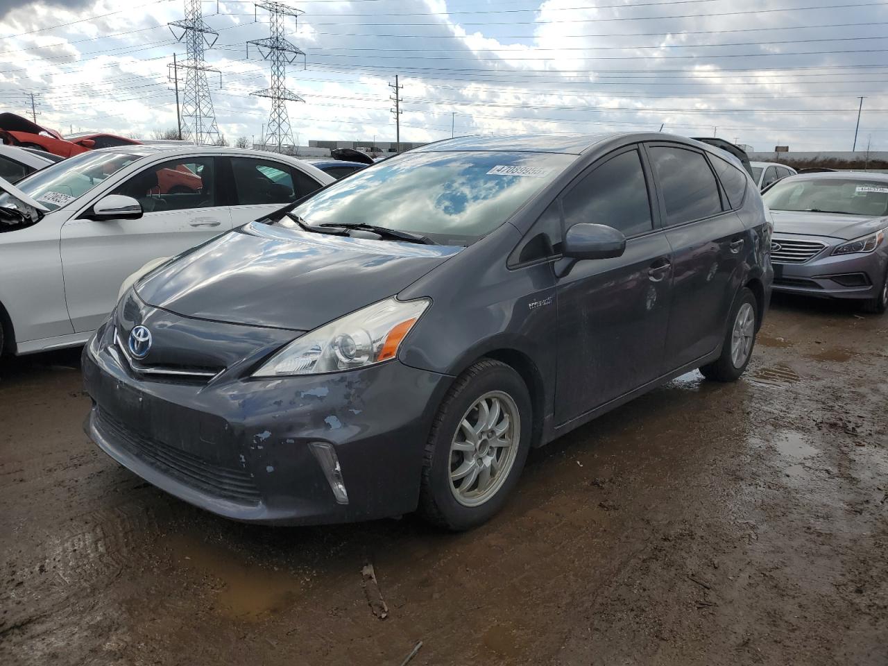 TOYOTA PRIUS V 2012
