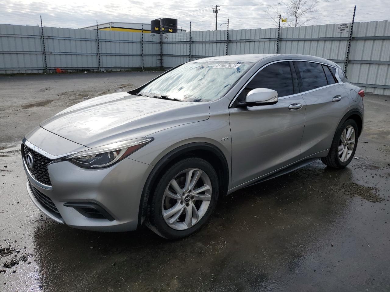 INFINITI QX30 BASE 2017