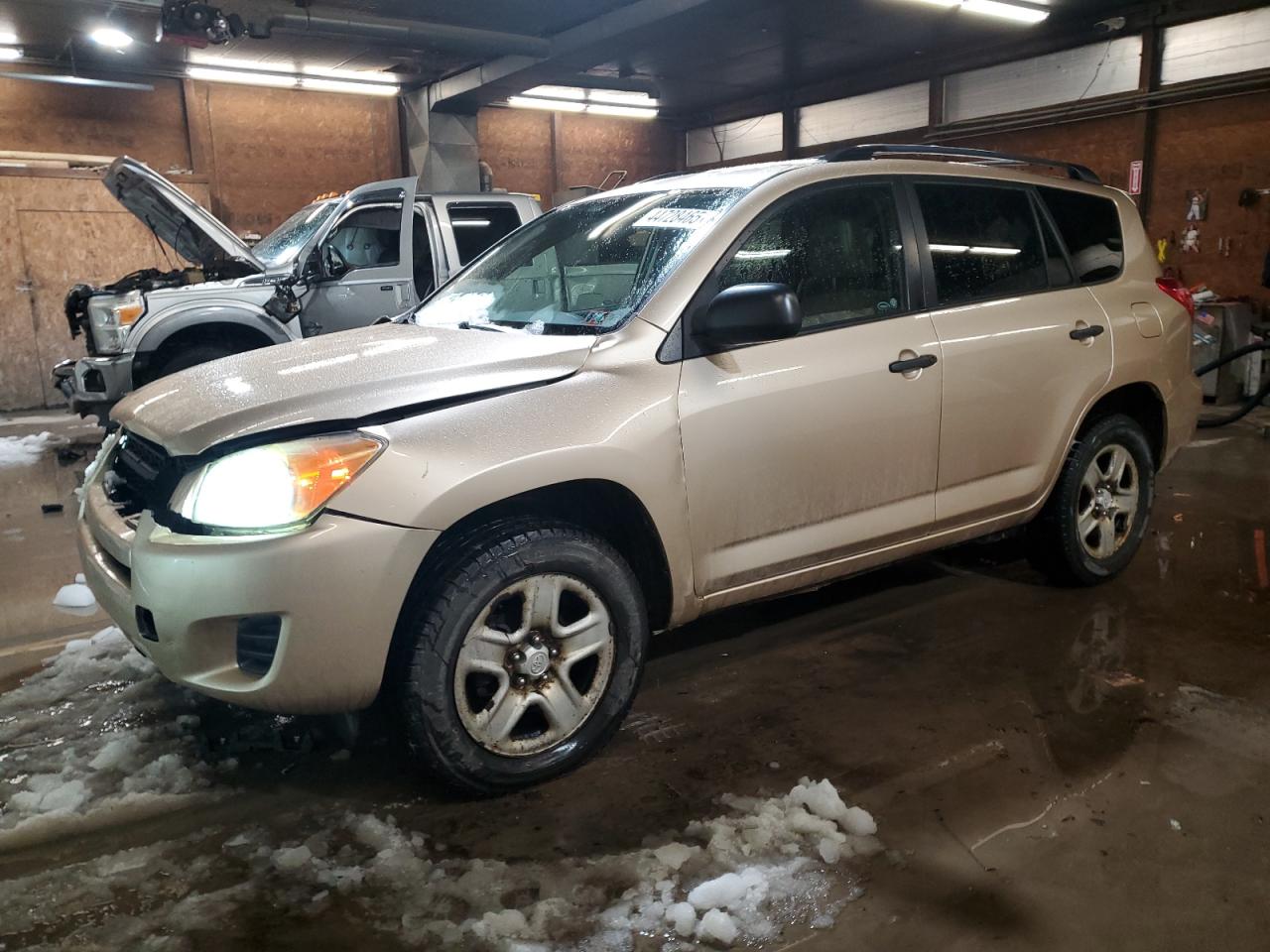 TOYOTA RAV4 2011
