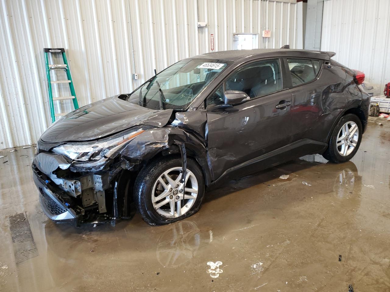 TOYOTA C-HR XLE 2021