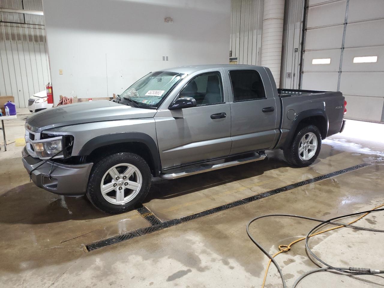 DODGE DAKOTA SLT 2011
