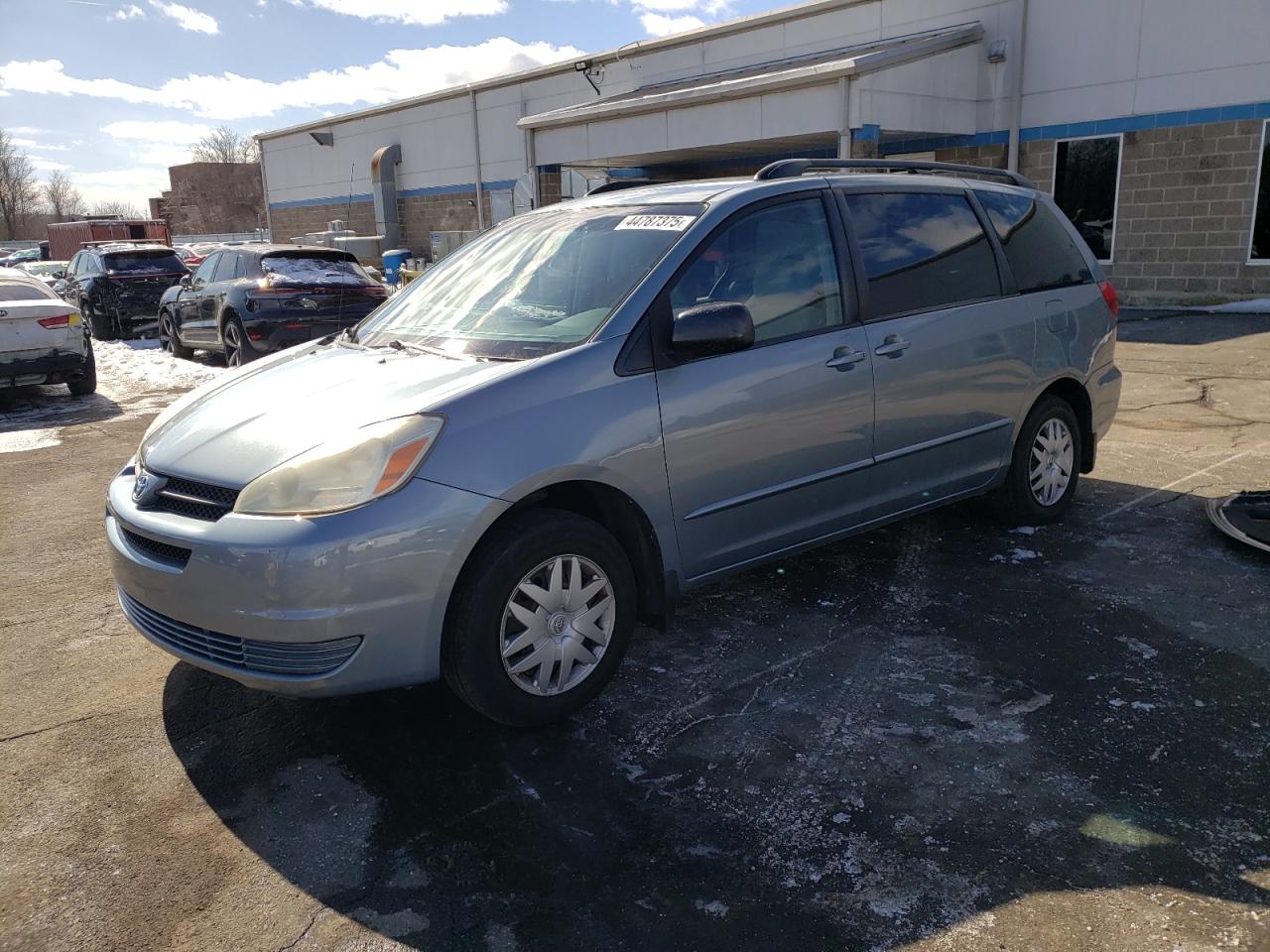 TOYOTA SIENNA CE 2004