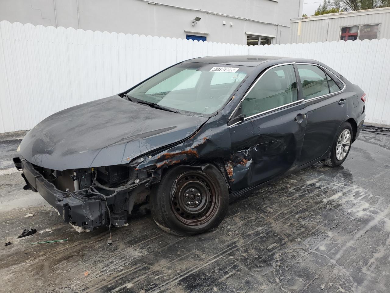 TOYOTA CAMRY LE 2016