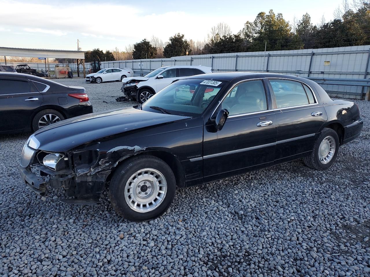LINCOLN TOWN CAR E 2000