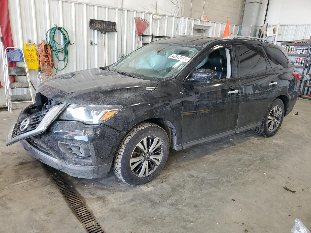 NISSAN PATHFINDER 2019