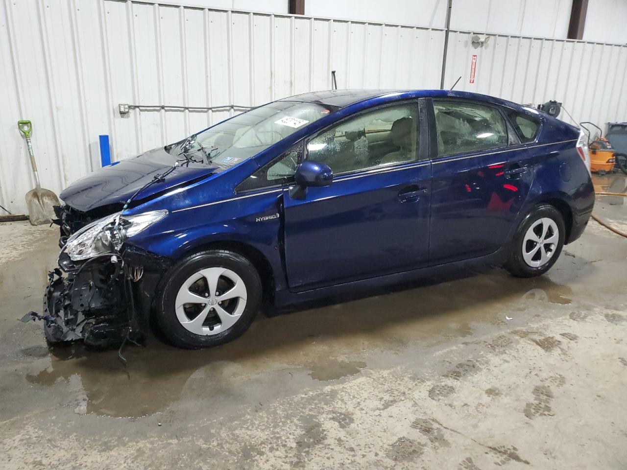 TOYOTA PRIUS 2014