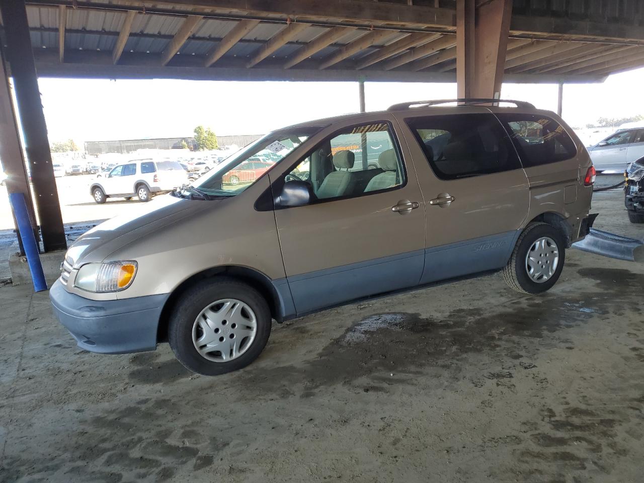 TOYOTA SIENNA CE 2002