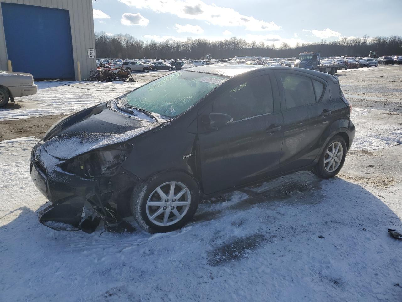 TOYOTA PRIUS C 2015