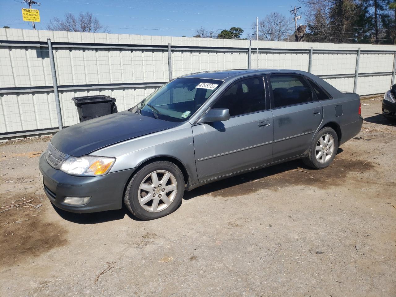 TOYOTA AVALON XL 2001