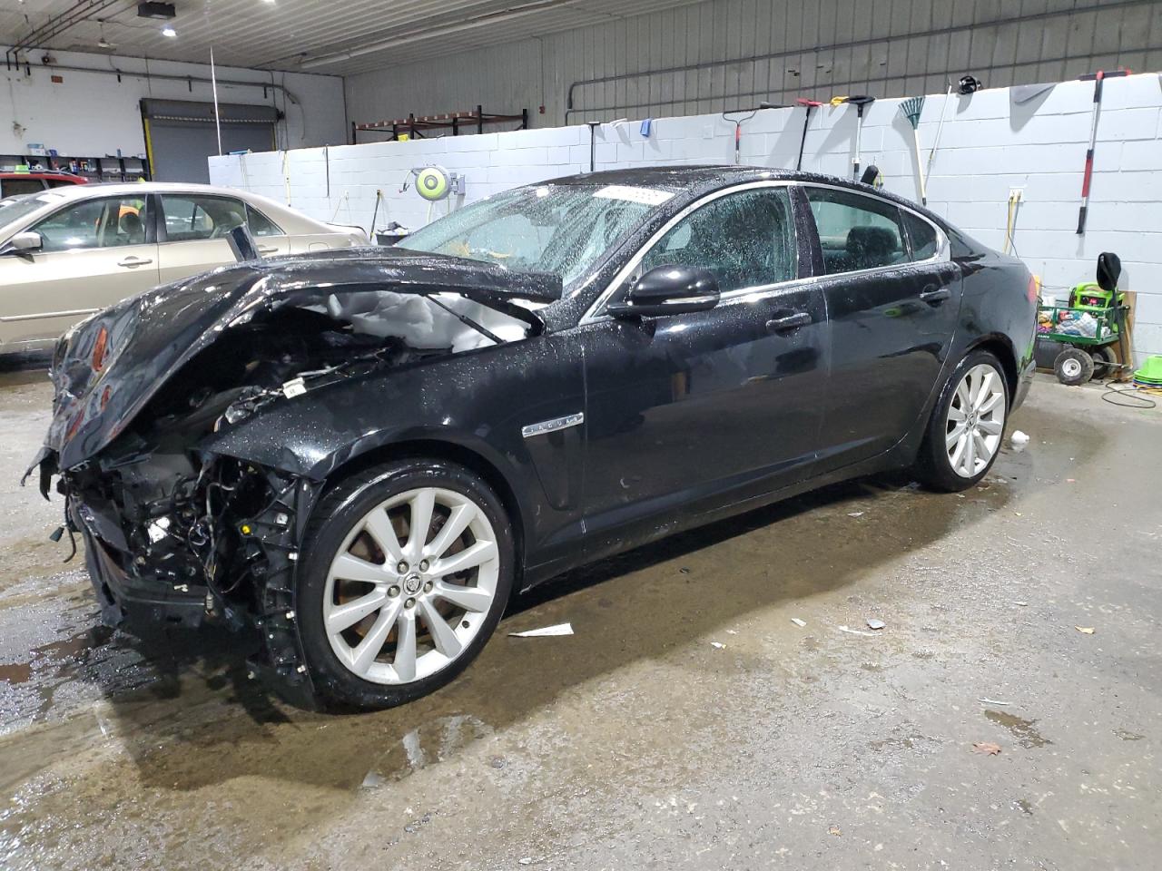JAGUAR XF 2013