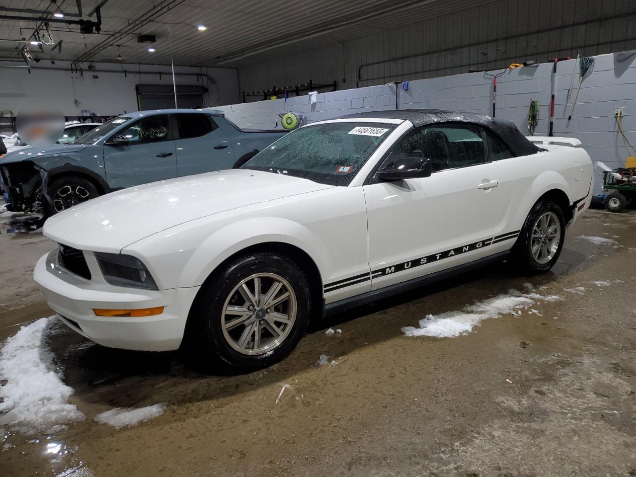 FORD MUSTANG 2005