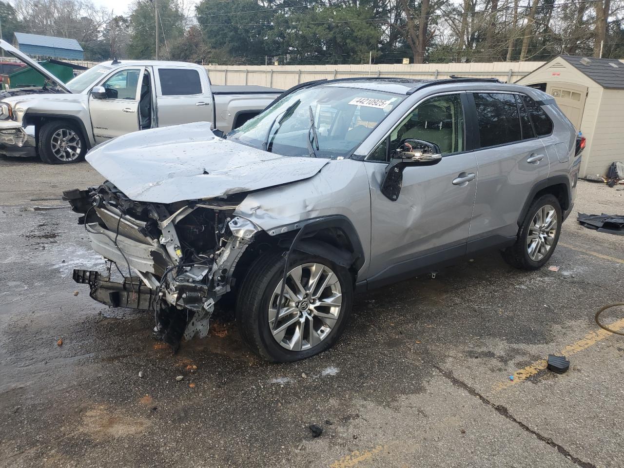 TOYOTA RAV4 XLE P 2020