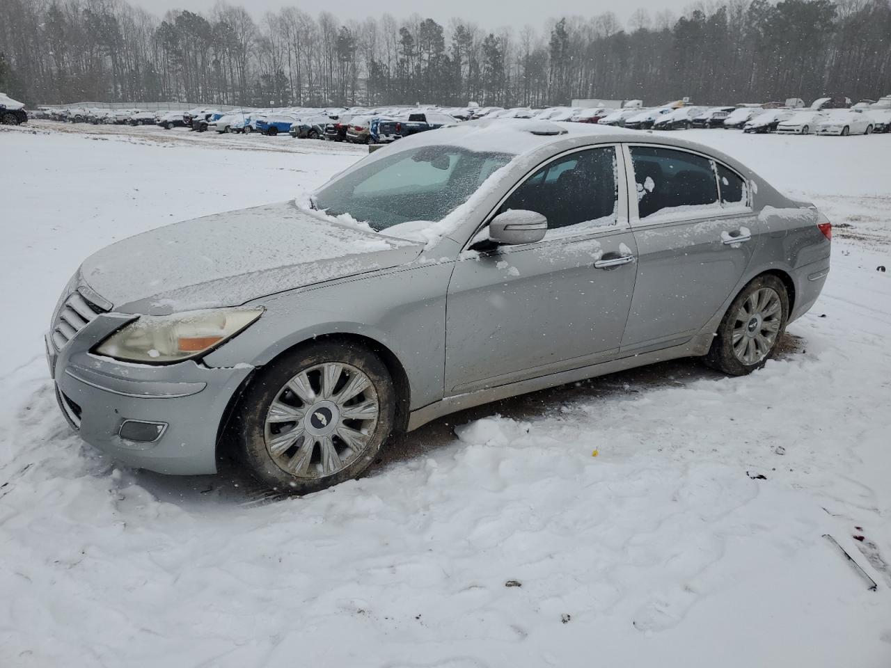 HYUNDAI GENESIS 3. 2009