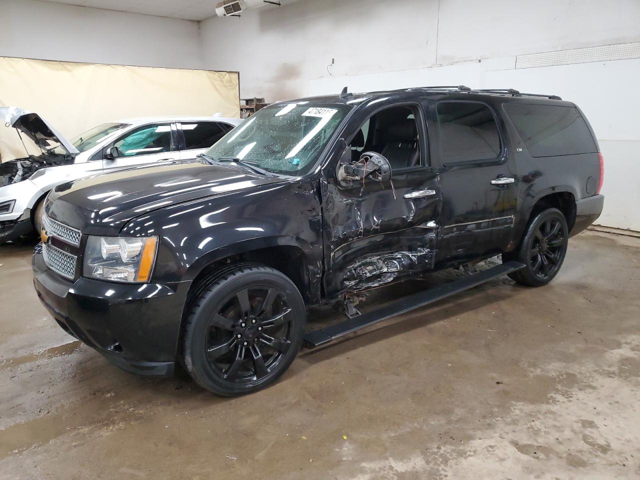 CHEVROLET SUBURBAN K 2013