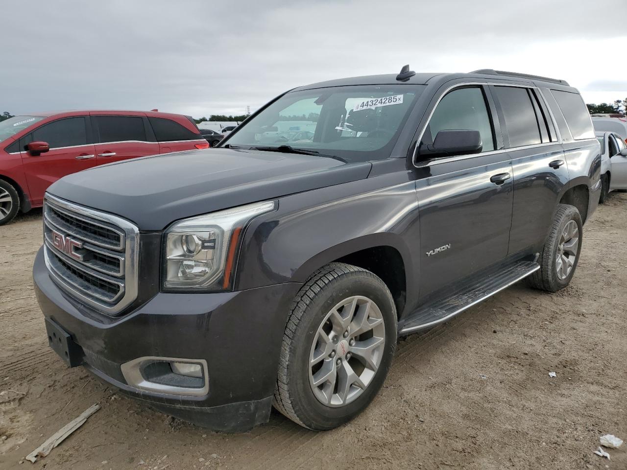 GMC YUKON SLE 2017