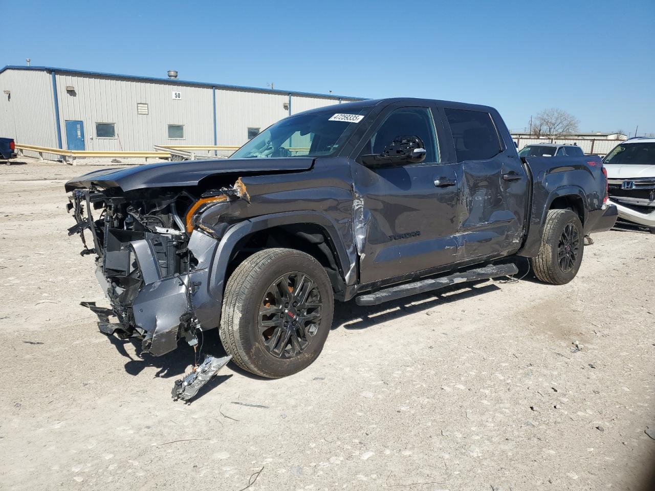 TOYOTA TUNDRA CRE 2024