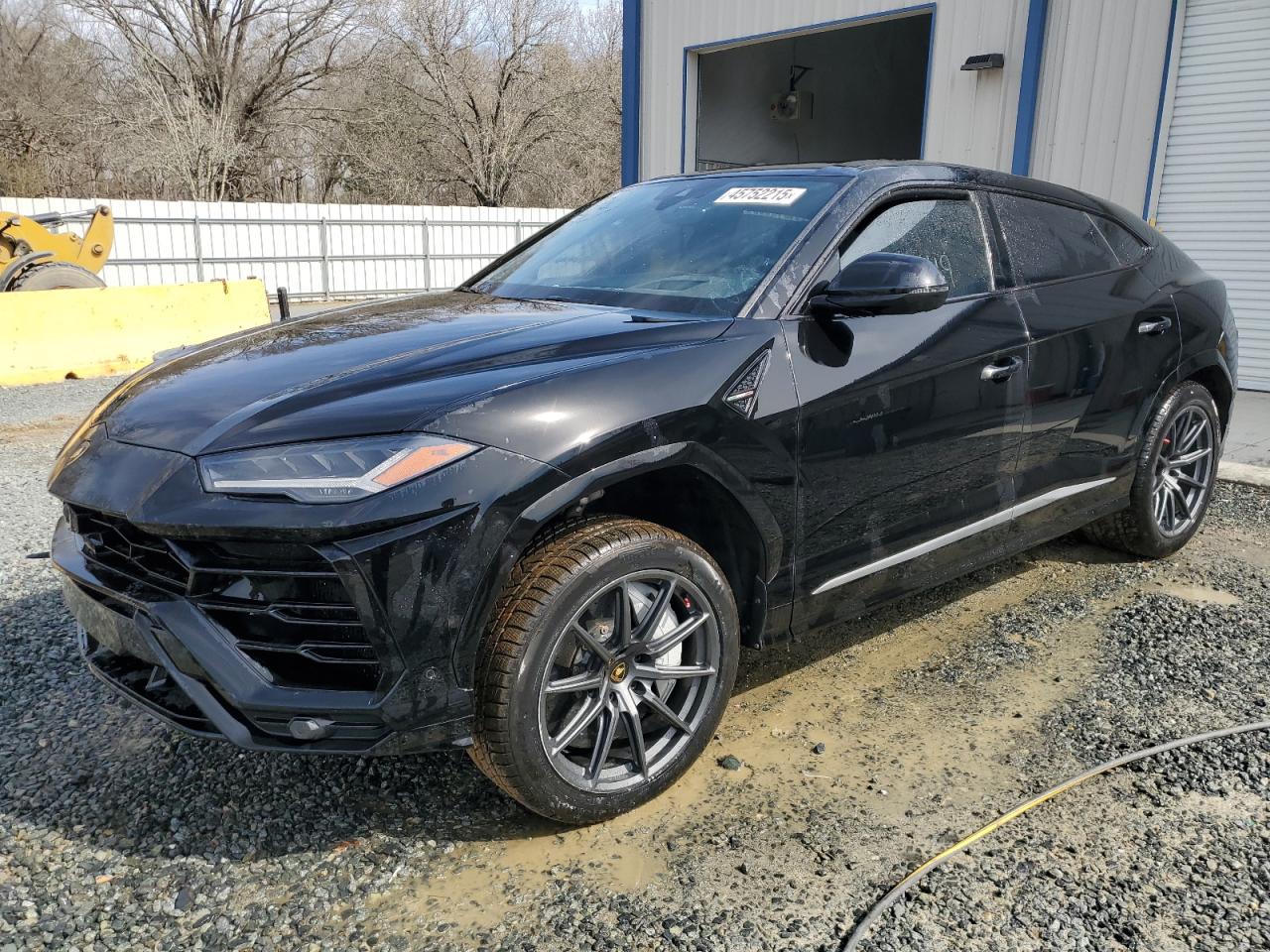 LAMBORGHINI URUS 2019